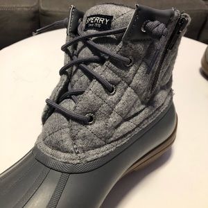 light gray zip-up Sperry duck boots